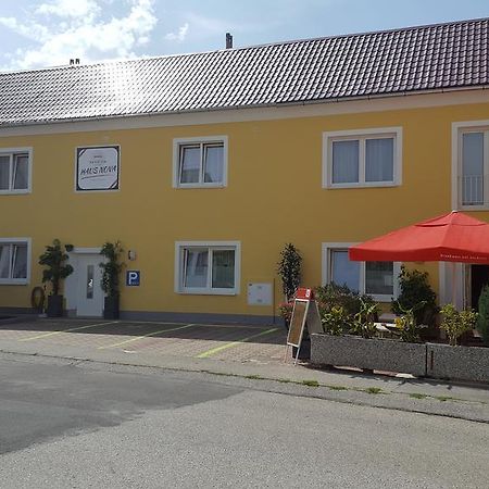 Pension Haus Nova Wiener Neustadt Zewnętrze zdjęcie