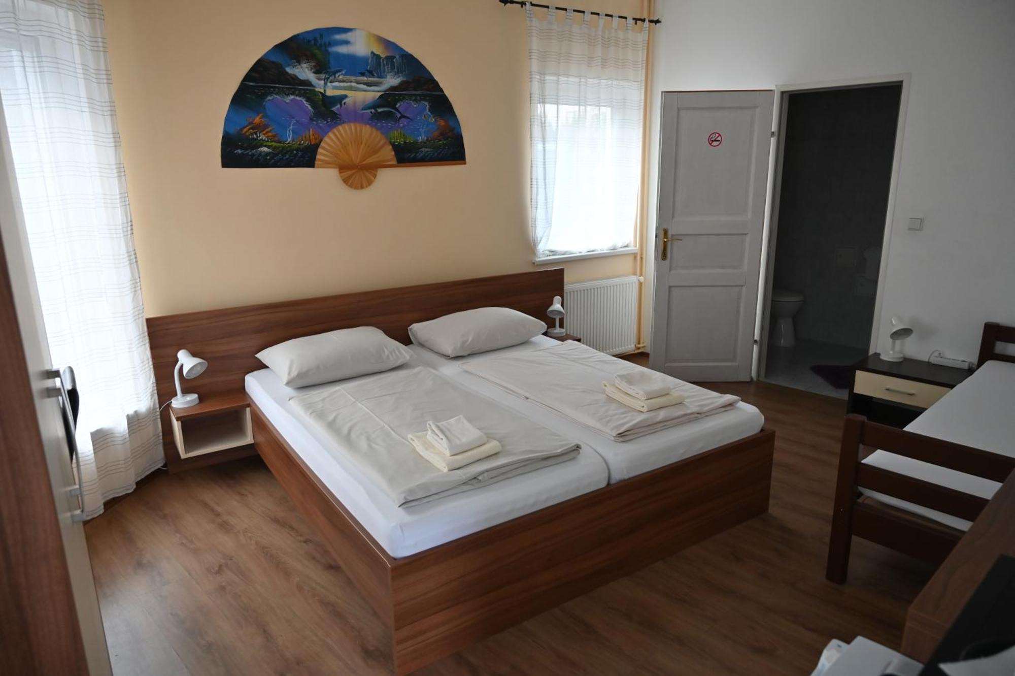 Pension Haus Nova Wiener Neustadt Zewnętrze zdjęcie