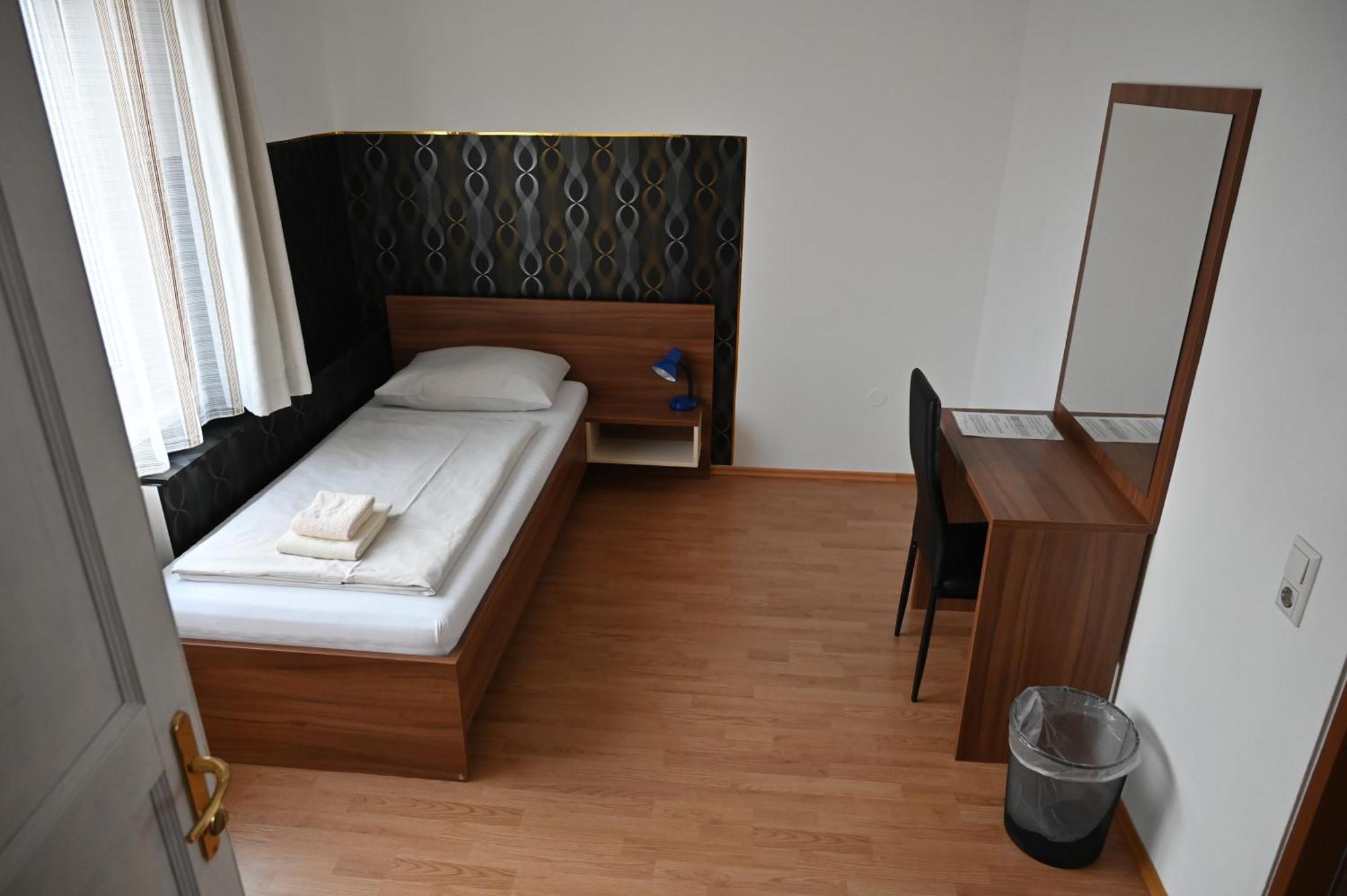 Pension Haus Nova Wiener Neustadt Zewnętrze zdjęcie