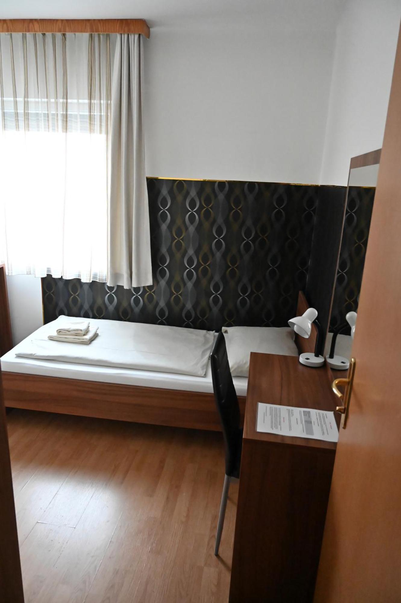 Pension Haus Nova Wiener Neustadt Zewnętrze zdjęcie