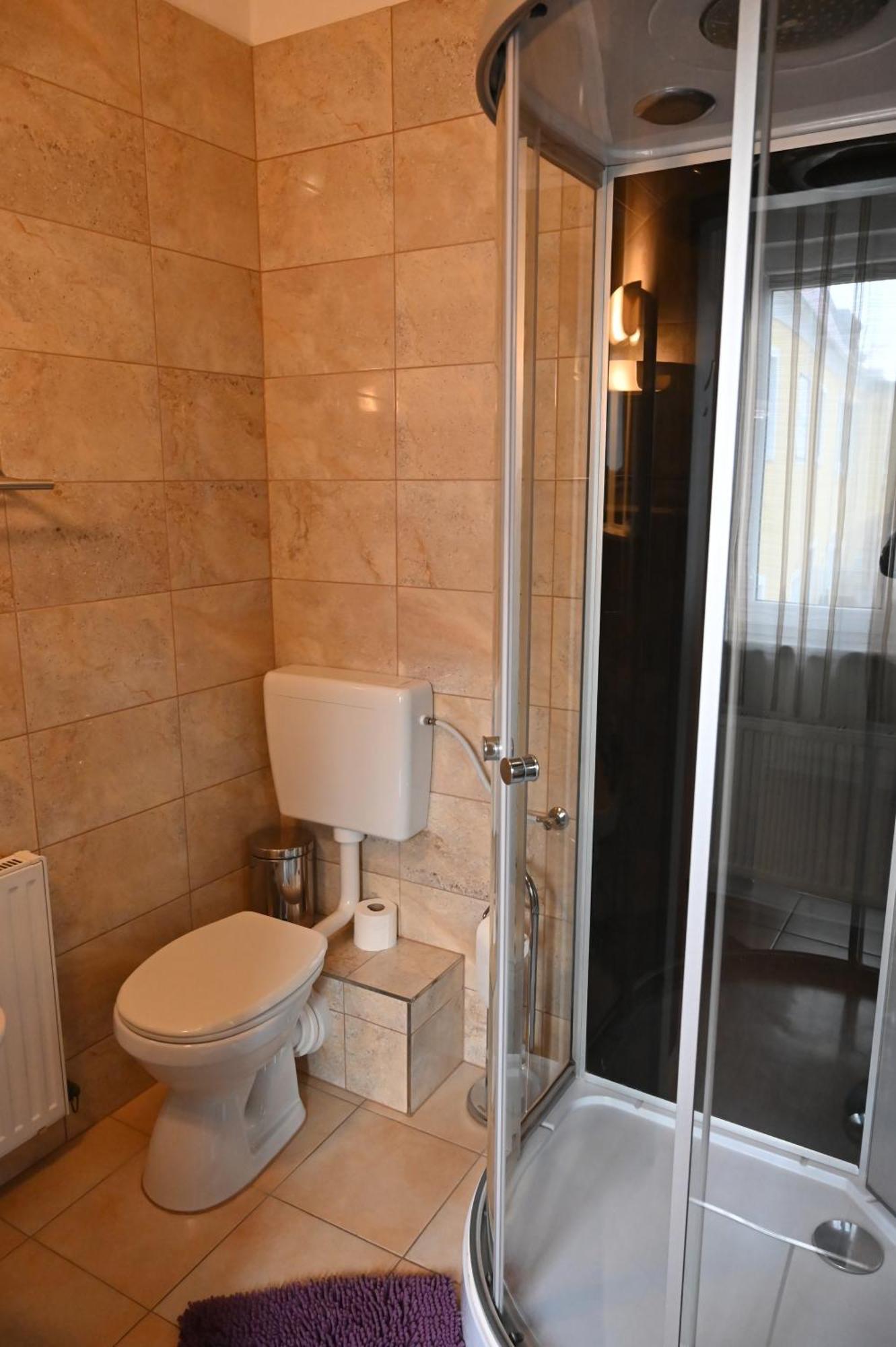 Pension Haus Nova Wiener Neustadt Zewnętrze zdjęcie