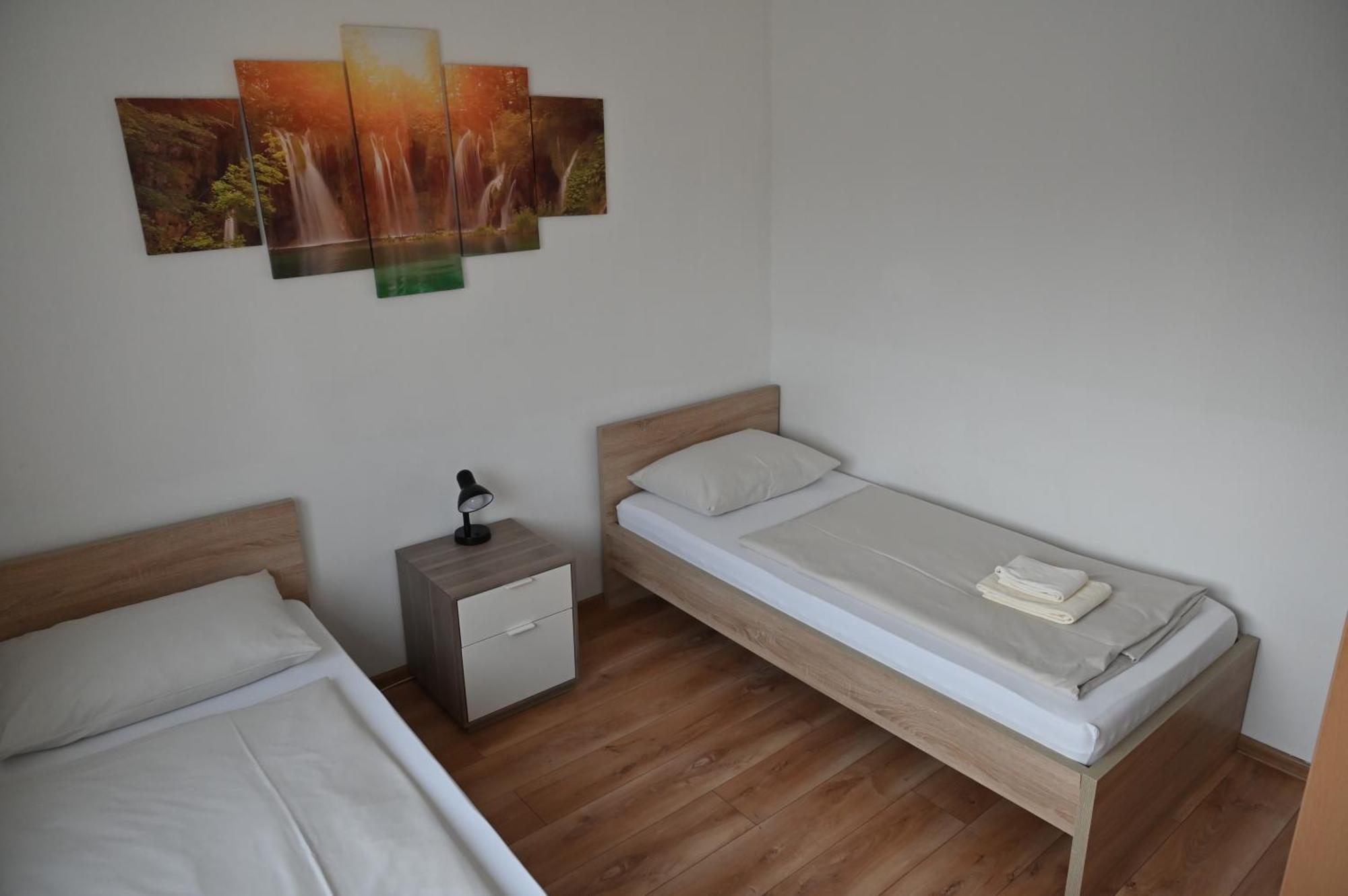 Pension Haus Nova Wiener Neustadt Zewnętrze zdjęcie