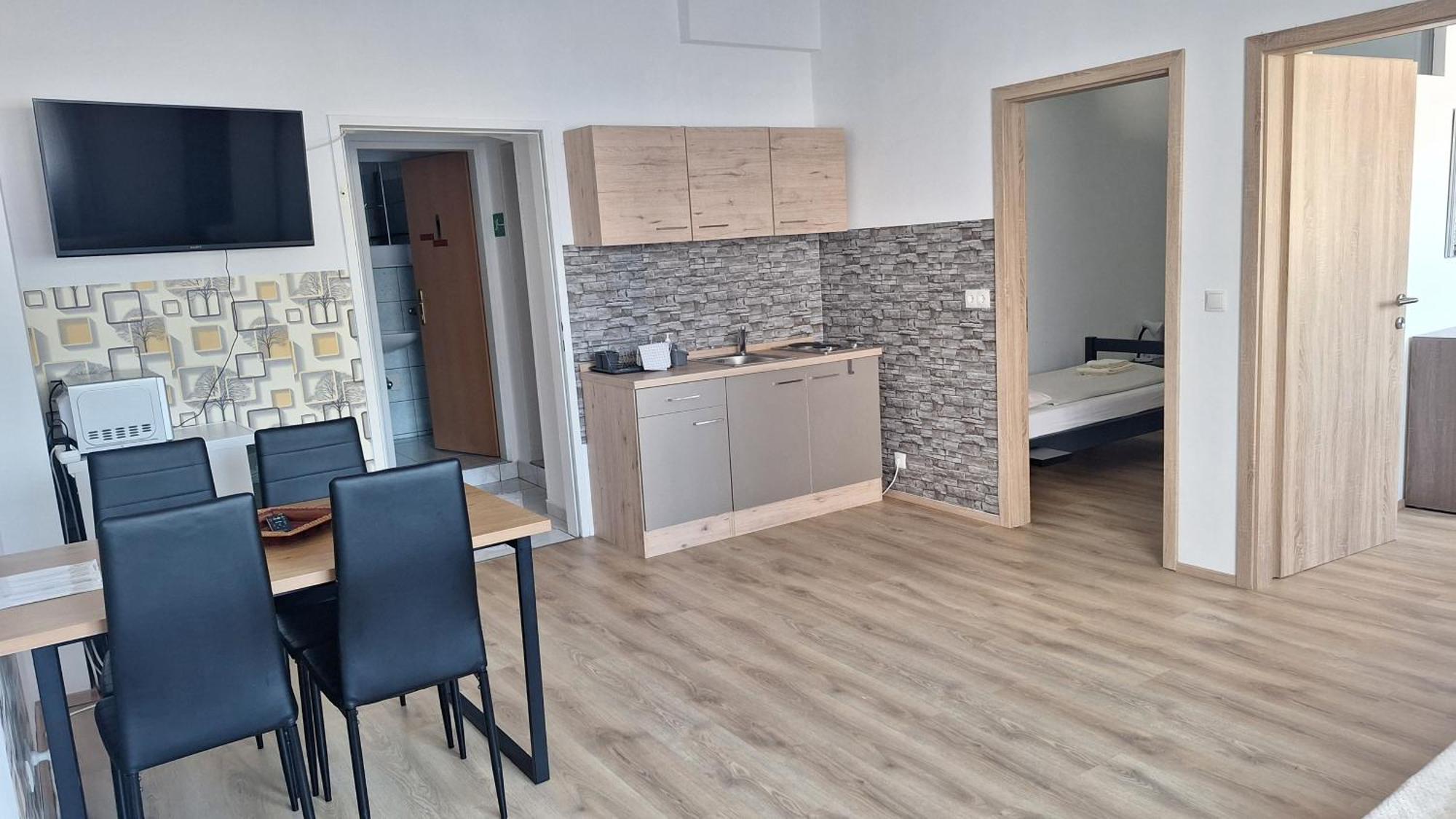Pension Haus Nova Wiener Neustadt Zewnętrze zdjęcie