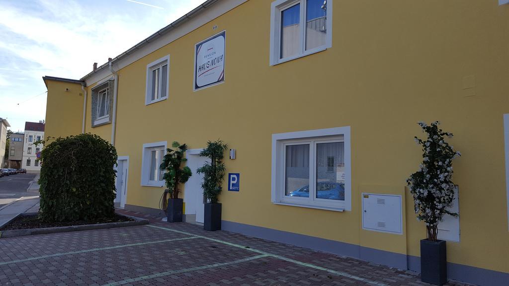 Pension Haus Nova Wiener Neustadt Zewnętrze zdjęcie